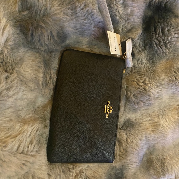 Coach wristlet - Picture 1 of 1